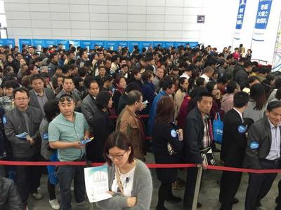 老板電器團(tuán)購活動(dòng)引爆無錫,創(chuàng)單一品牌到場(chǎng)人數(shù)、銷售額雙紀(jì)錄 - 今日頭條(www.toutiao.com)